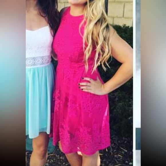 Gorgeous Lace Overlay Dress - Picture 2 of 11